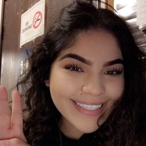 Meet your Posher, Esmeralda